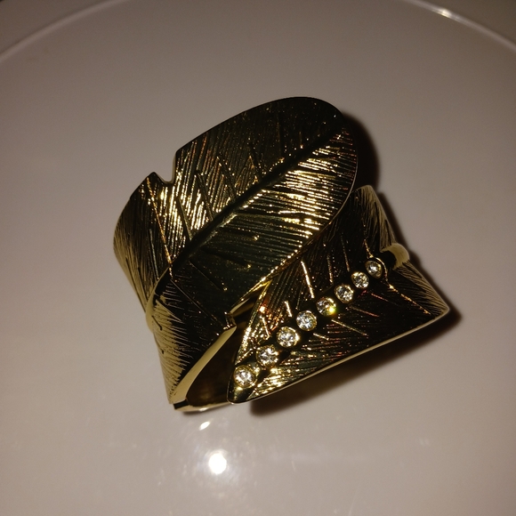 Golden Leaf Cuff Bangle - Picture 3 of 10